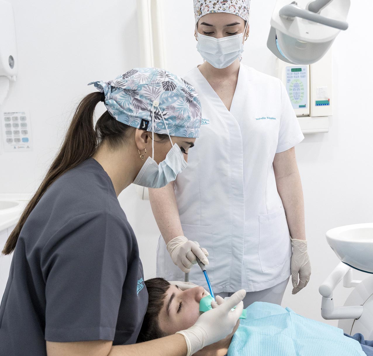 especialistas periodoncia en antequera